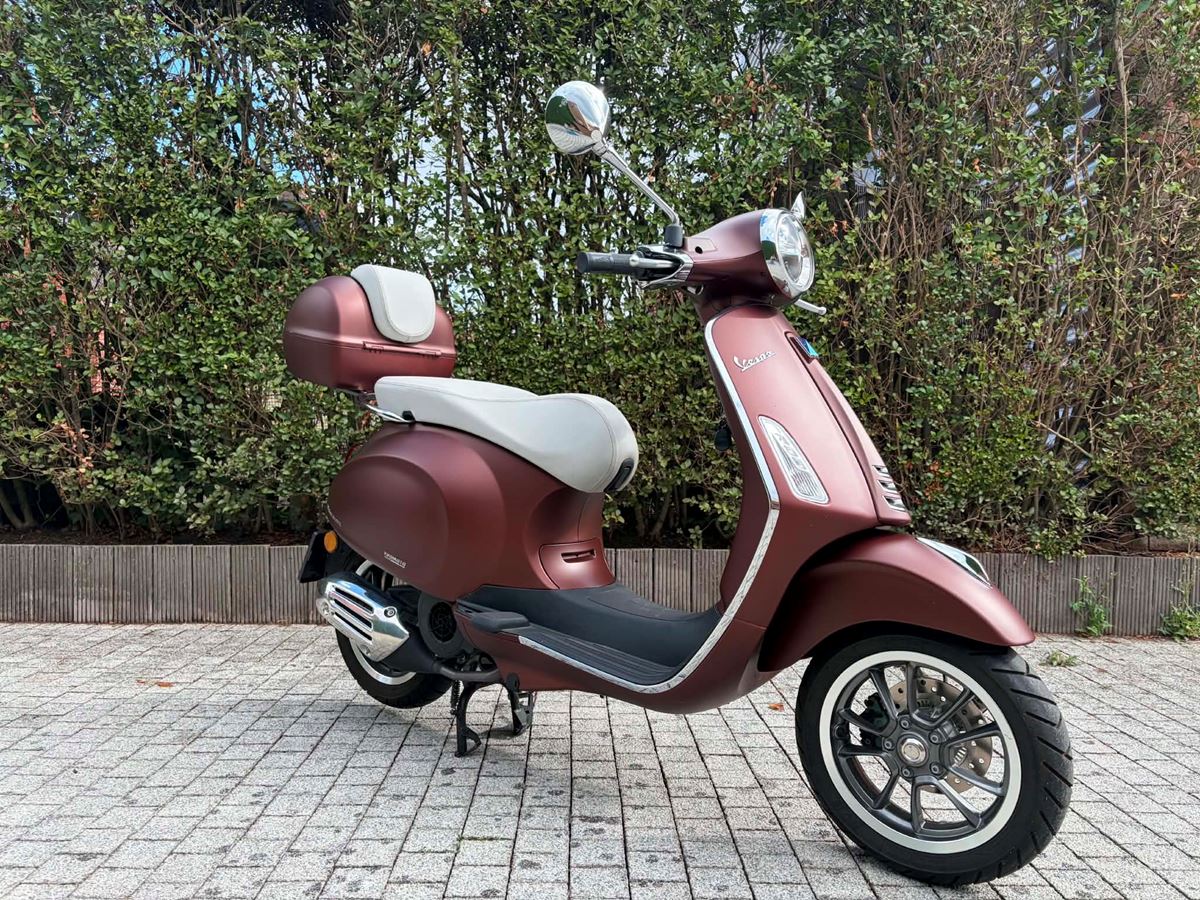 Occasie Vespa Primavera 125 50th Anniversary